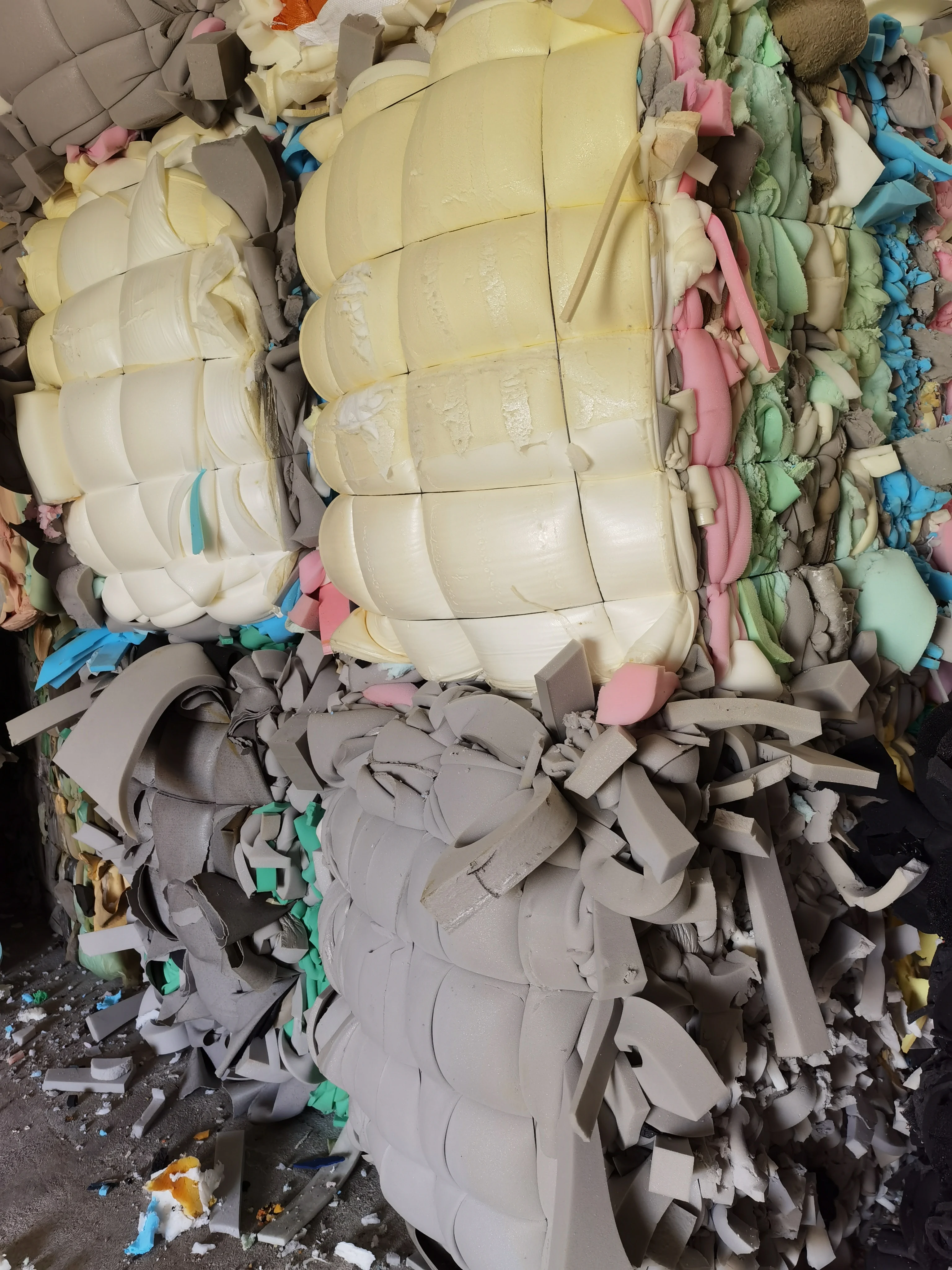 PU foam scrap with 10% of skin