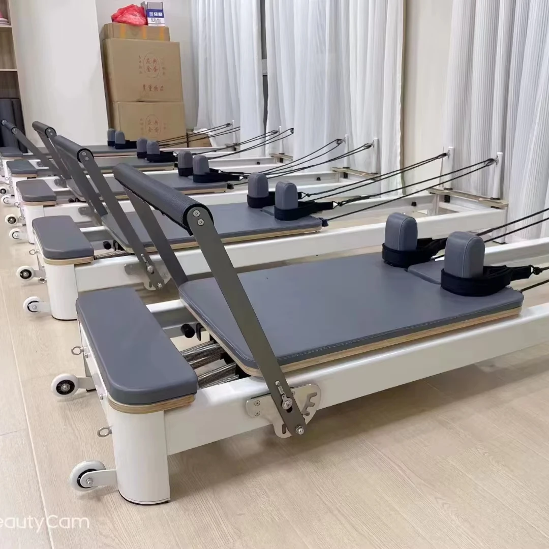 Lightweight Full-Body Fitness Reformer Machine Wood Aluminium Body Pilates Reformers for Gym Workouts Yoga Pilates Bed Aluminum