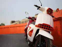 EEC New  model vespa e 13inch 2500w lithium orange two wheel electric scooter  adults sale in european e motorcycle