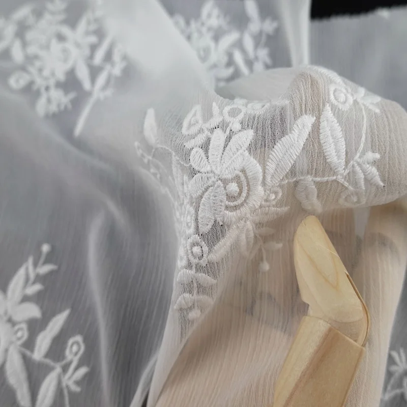  Flower Pattern 100% Polyester White Tulle Fabric with Cotton