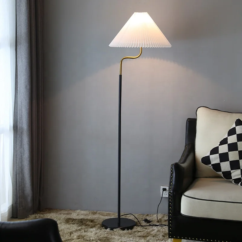 Прямая поставка современная простая Напольная Лампа с регулируемым плиссированным абажуром и поворотом на 360 градусов