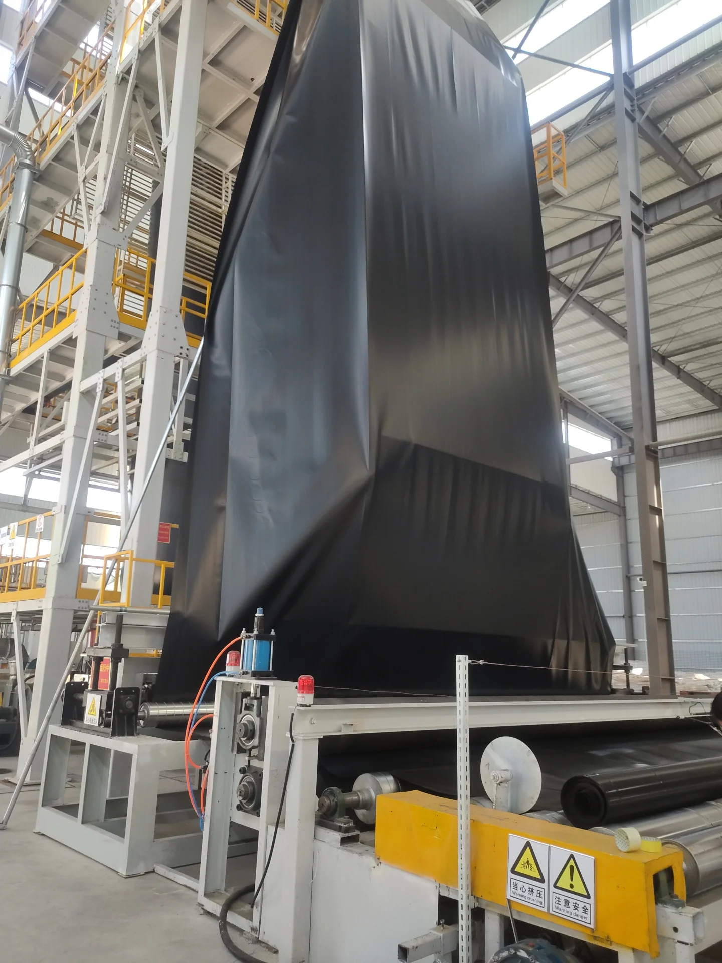 Waterproof Impervious HDPE Geomembrane 1 1.5 mm 2mm Landfill Leachate Biodigester Liners Geomembrane