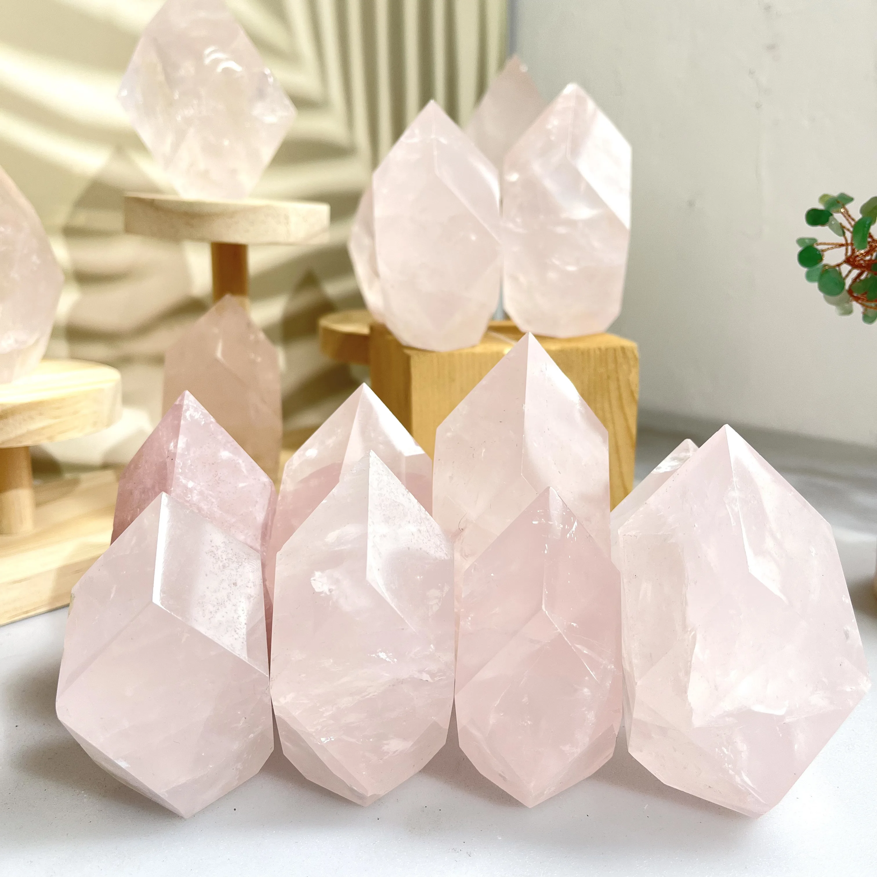 Hot Sale Pink Color Crystal Crafts Wholesaling Natural Crystal Healing Stones Girasol Rose Quartz Fected Flame For Collection