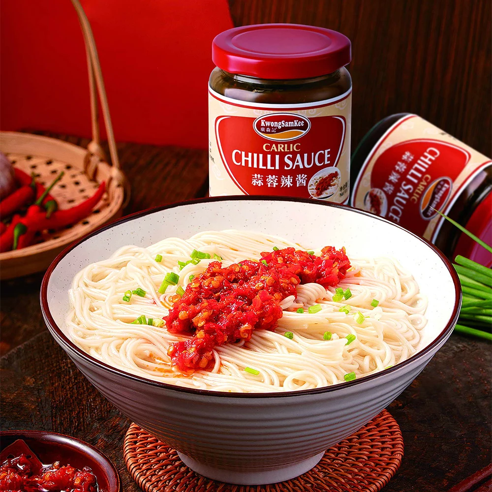 Hot Selling Spicy Red Pepper Chili Garlic Sauce Chinese Food Delicious Hot Chili Sauce