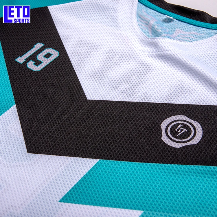 Salute Soccer Premium Sports Wear Top Quality Team Soccer Jersey Customized Club Soccer Uniform