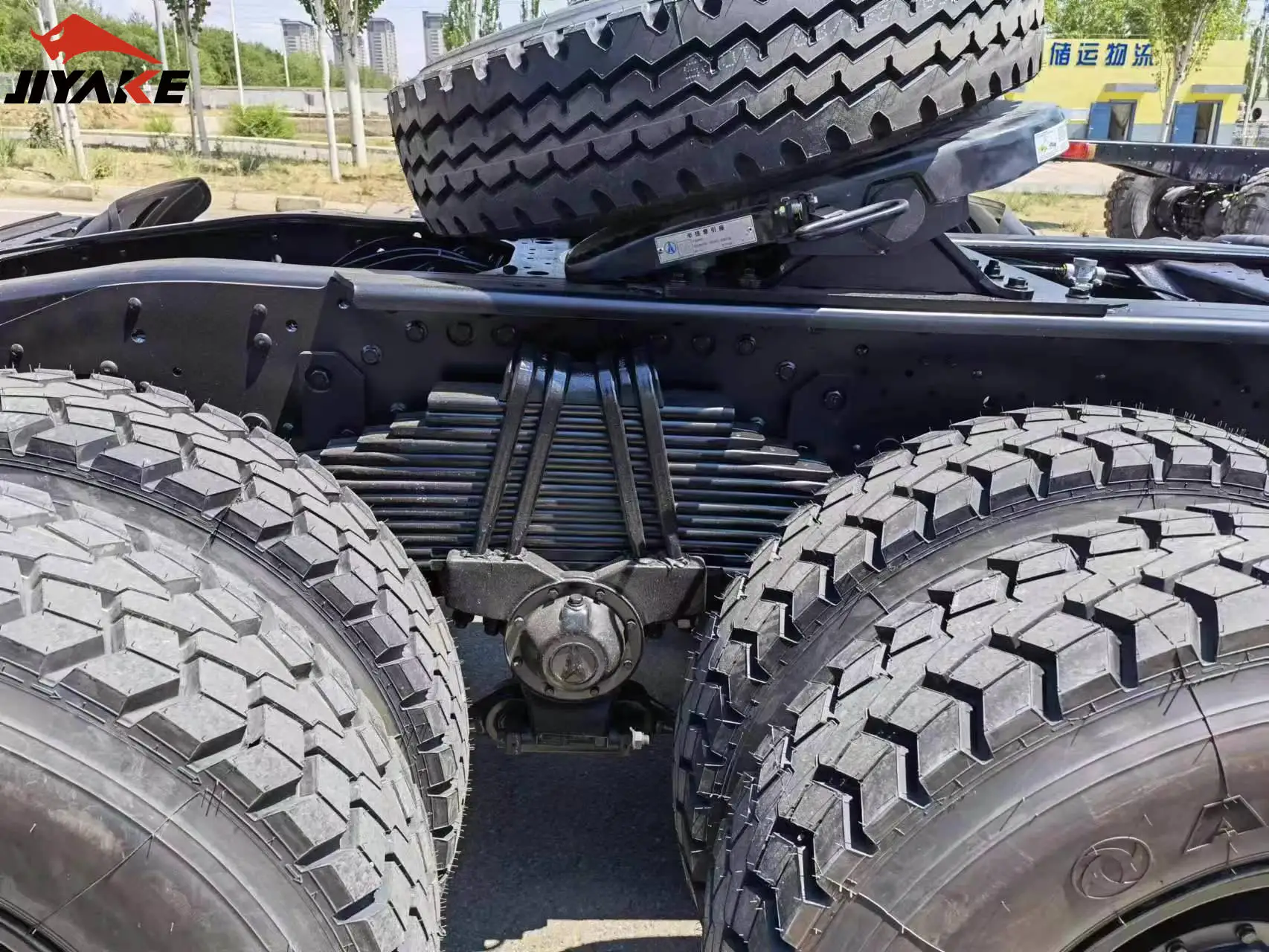 Новый трейлер для трактора Beiben 6x6 4x4 6x4 380 л.с.