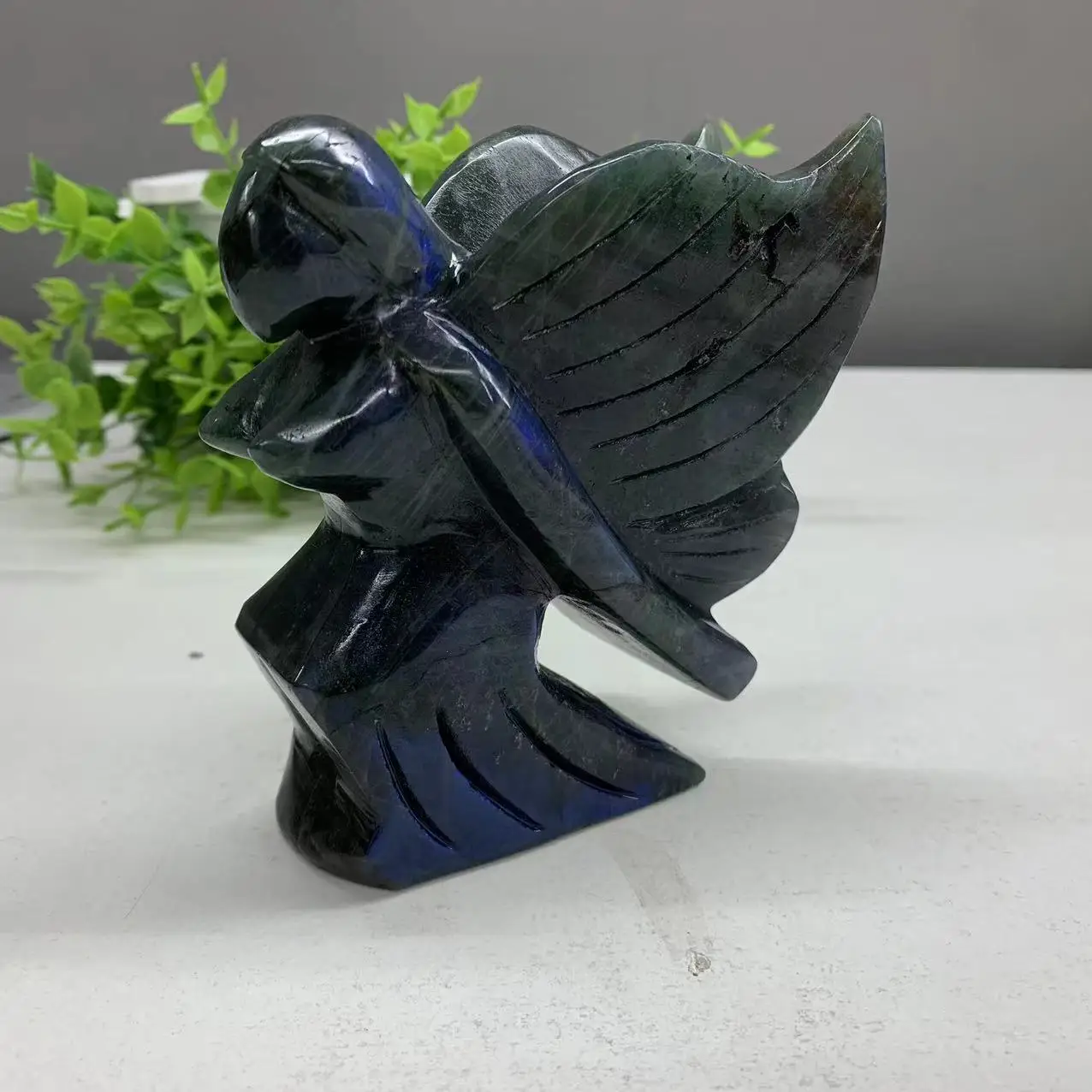 New Design High Quality Nature Crystal  Blue Flash Labradorite Angle Caving For Decoration