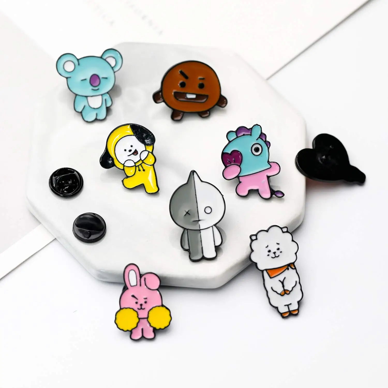 Factory prices famous brands enamel pin custom kpop pin badge