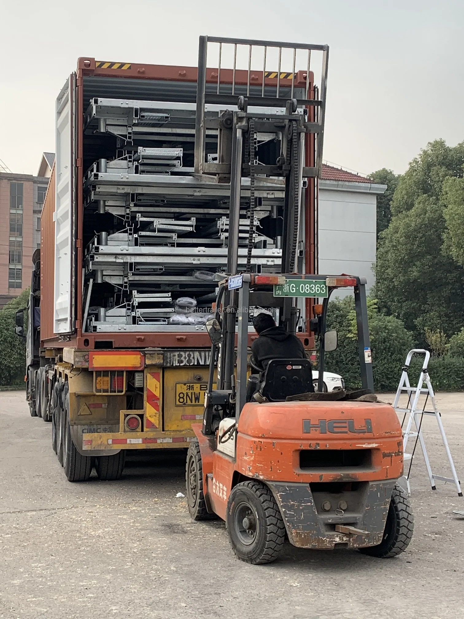 LOADING (2).JPG