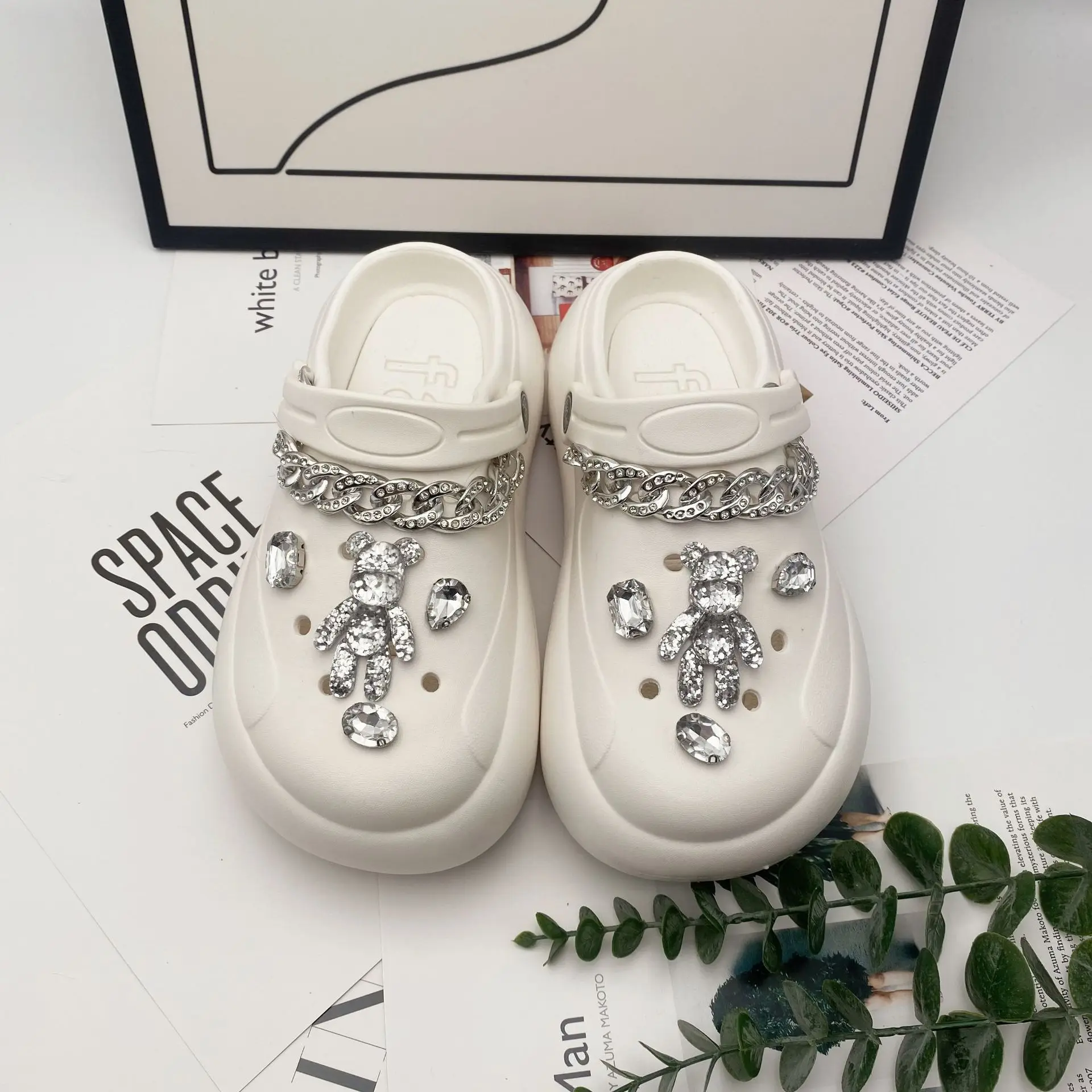 Factory Direct Sales 2024 New Fashion Personalized Hole Shoes DIY Accessories Detachable Set
