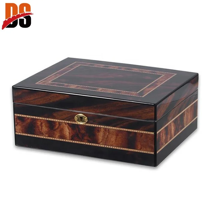 DS Factory Price Custom Logo Lockable Glossy Wood Cigar Humidor with Hygrometer and Humidifier