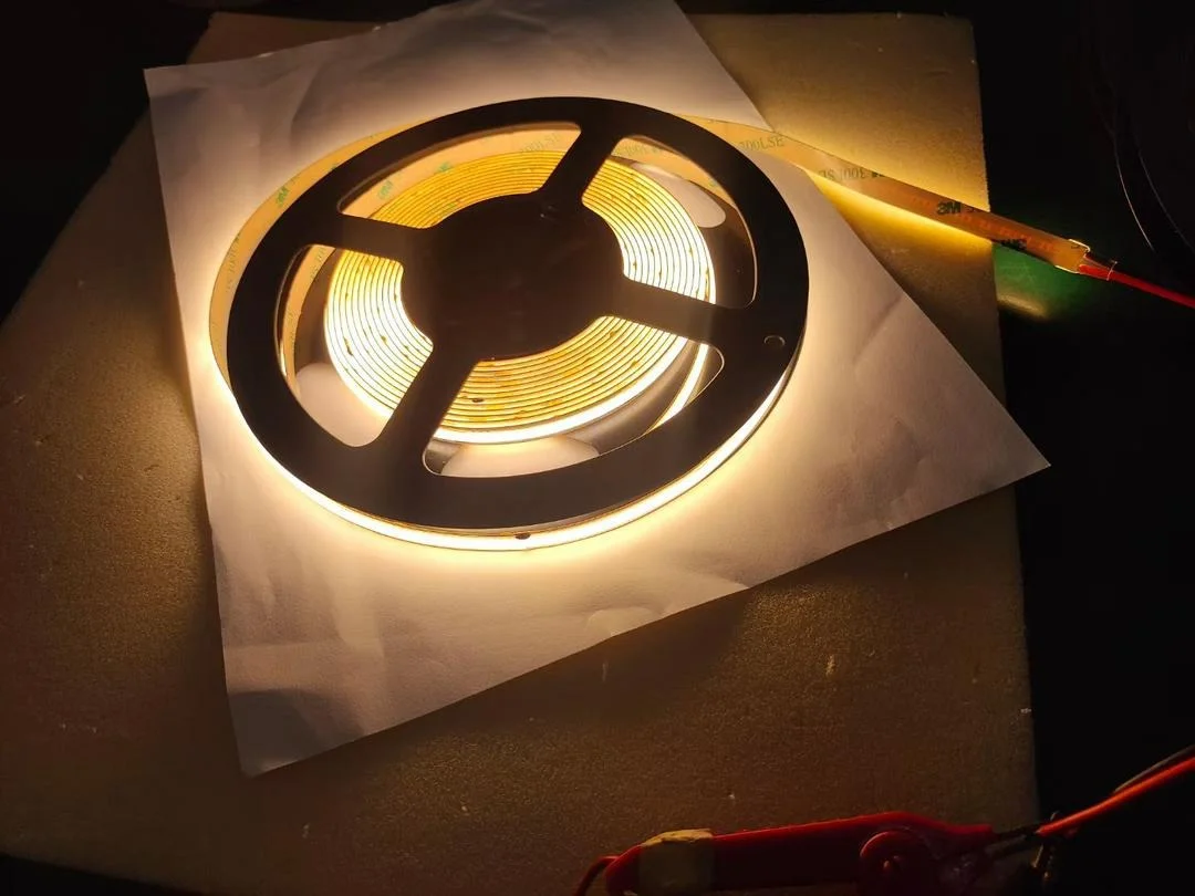 high density no led dot FOB led strip 24V 528 led/ flexible COB led strip light solderles connector for cob led strip single