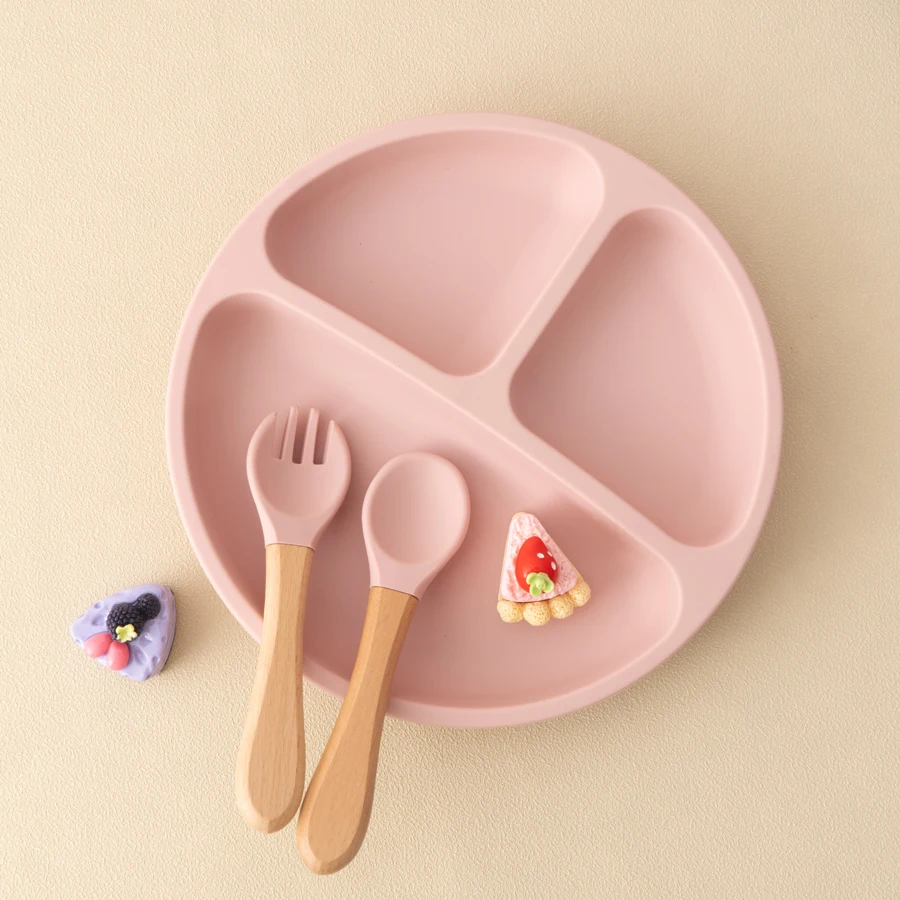 Силиконовая разделенная тарелка с деревянной вилкой
