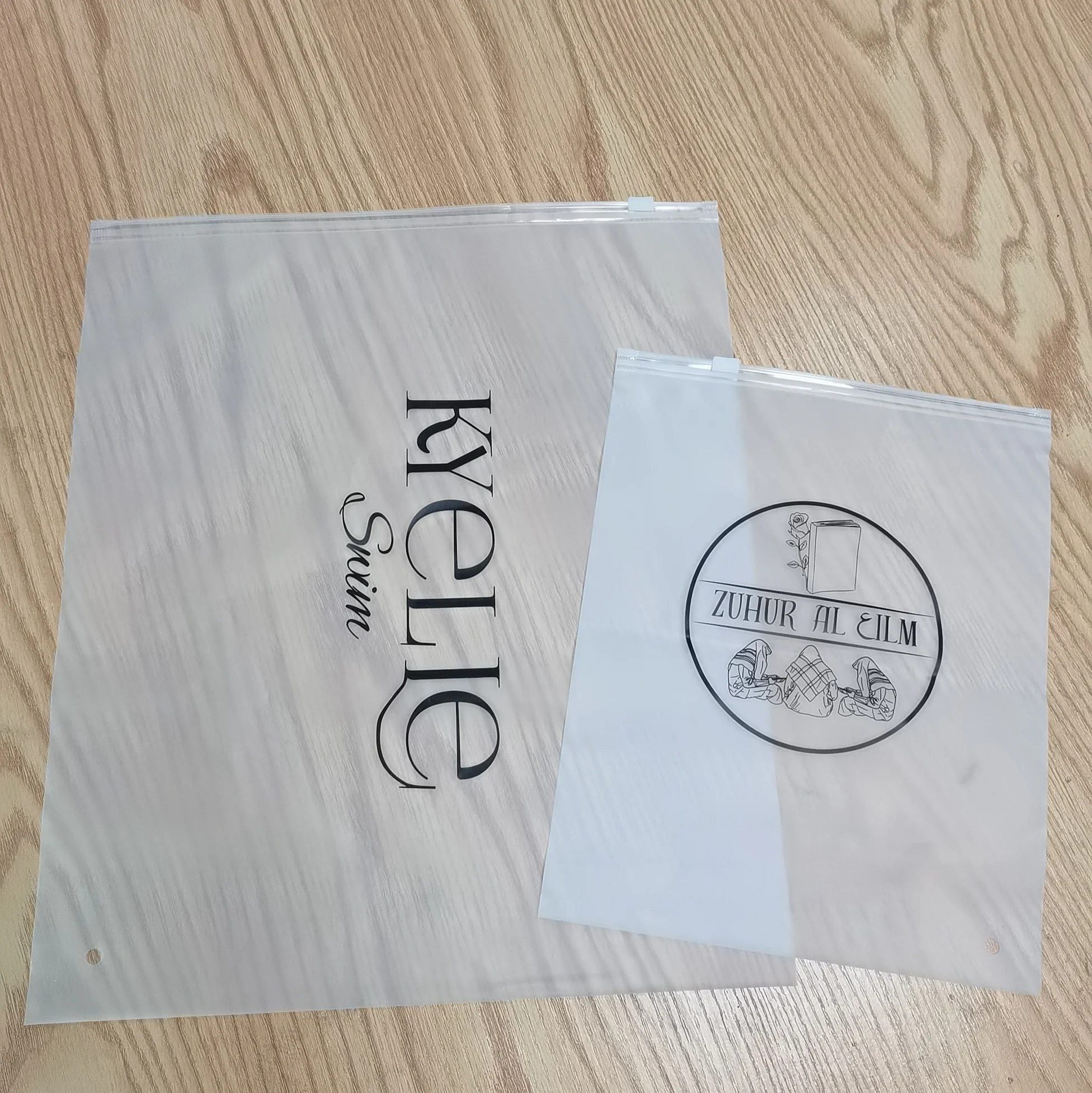 Customized EVA frosted zipper plastic bags for clothing packaging plastic bags for frosted zipper lock bag