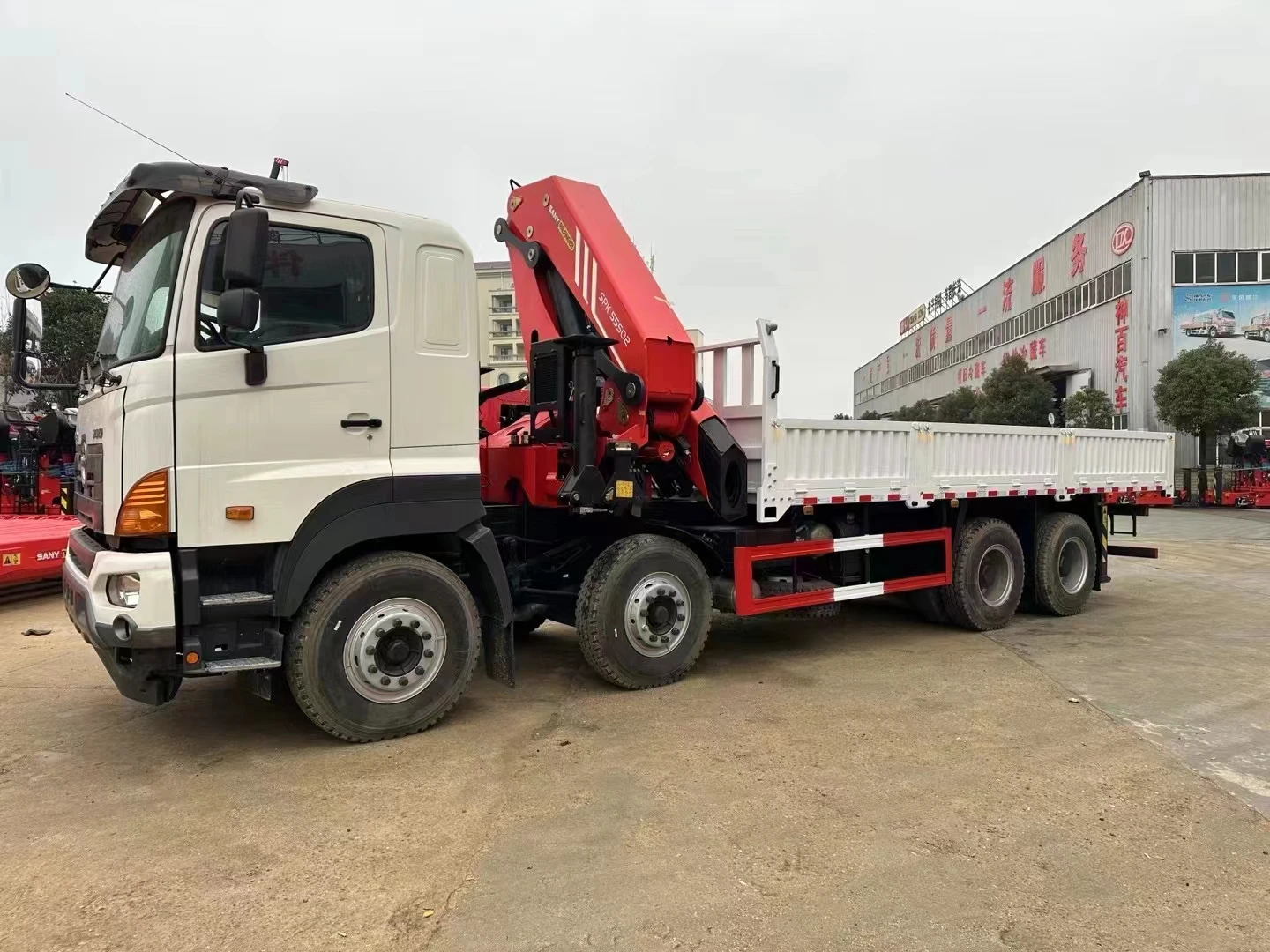 8x4 HINO brand  16 tons truck with Palfinger crane