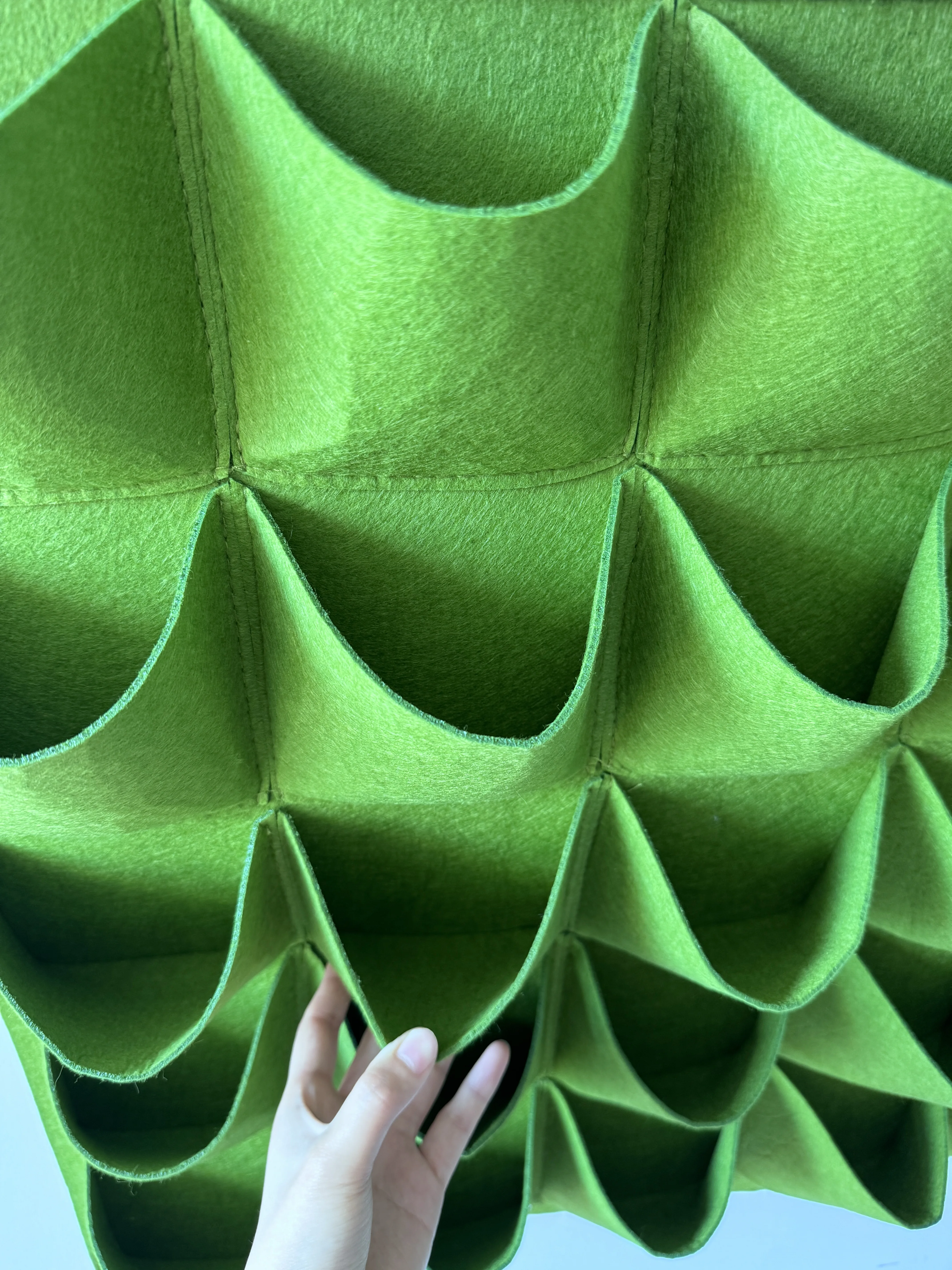 ECO-friendly Garden Planter Nursery  Felt Vertical Grow Bags with Pockets Felt Wall Planting Bag for Flower