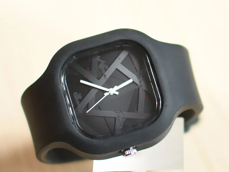 New Arrival watch 50M Water resistant Japan movement Silicone interchange strap own logo customs man lady unisex