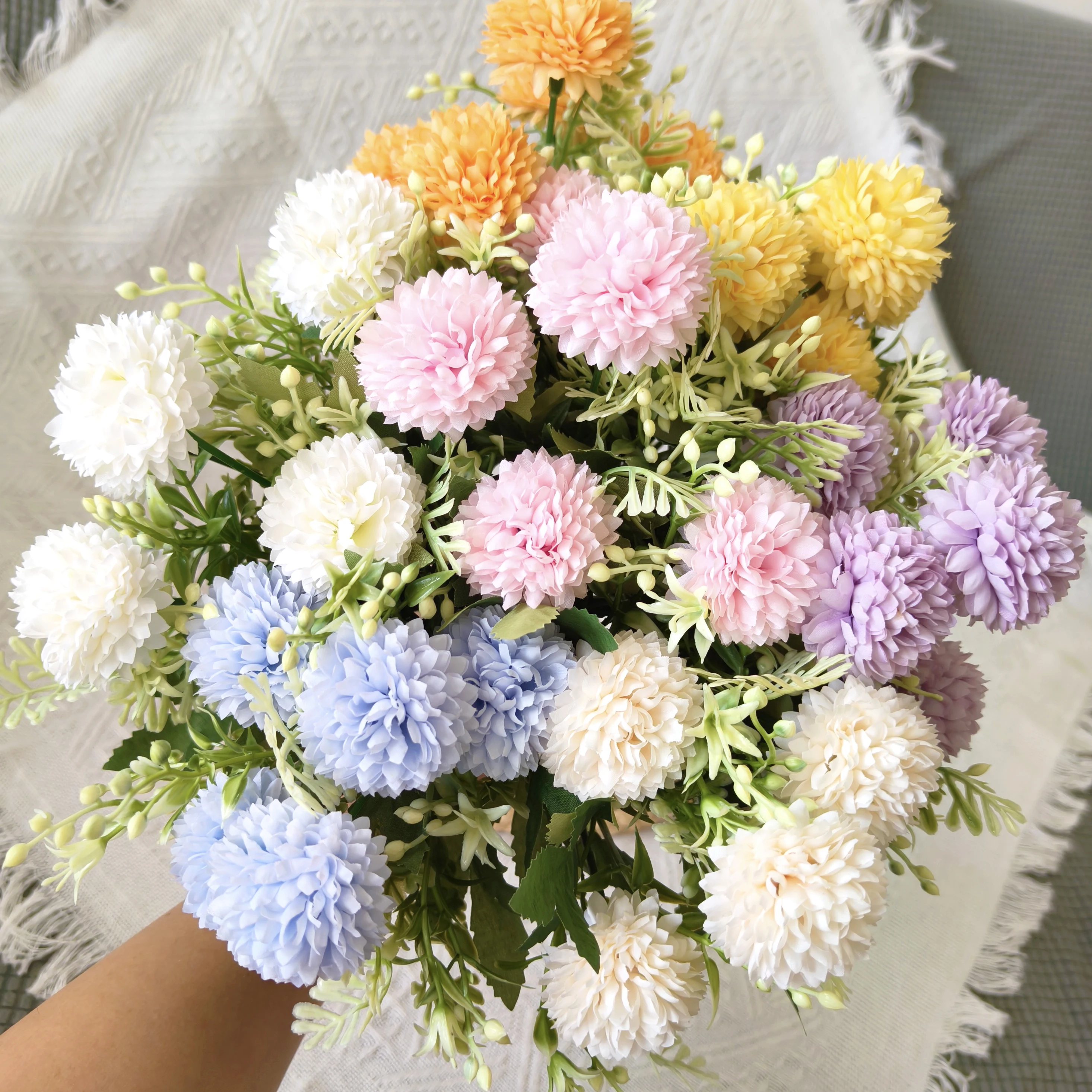 YIWAN wholesale spring 5 headed chrysanthemum silk flower for wedding decoration dahlia Chrysanthemum in the composite family