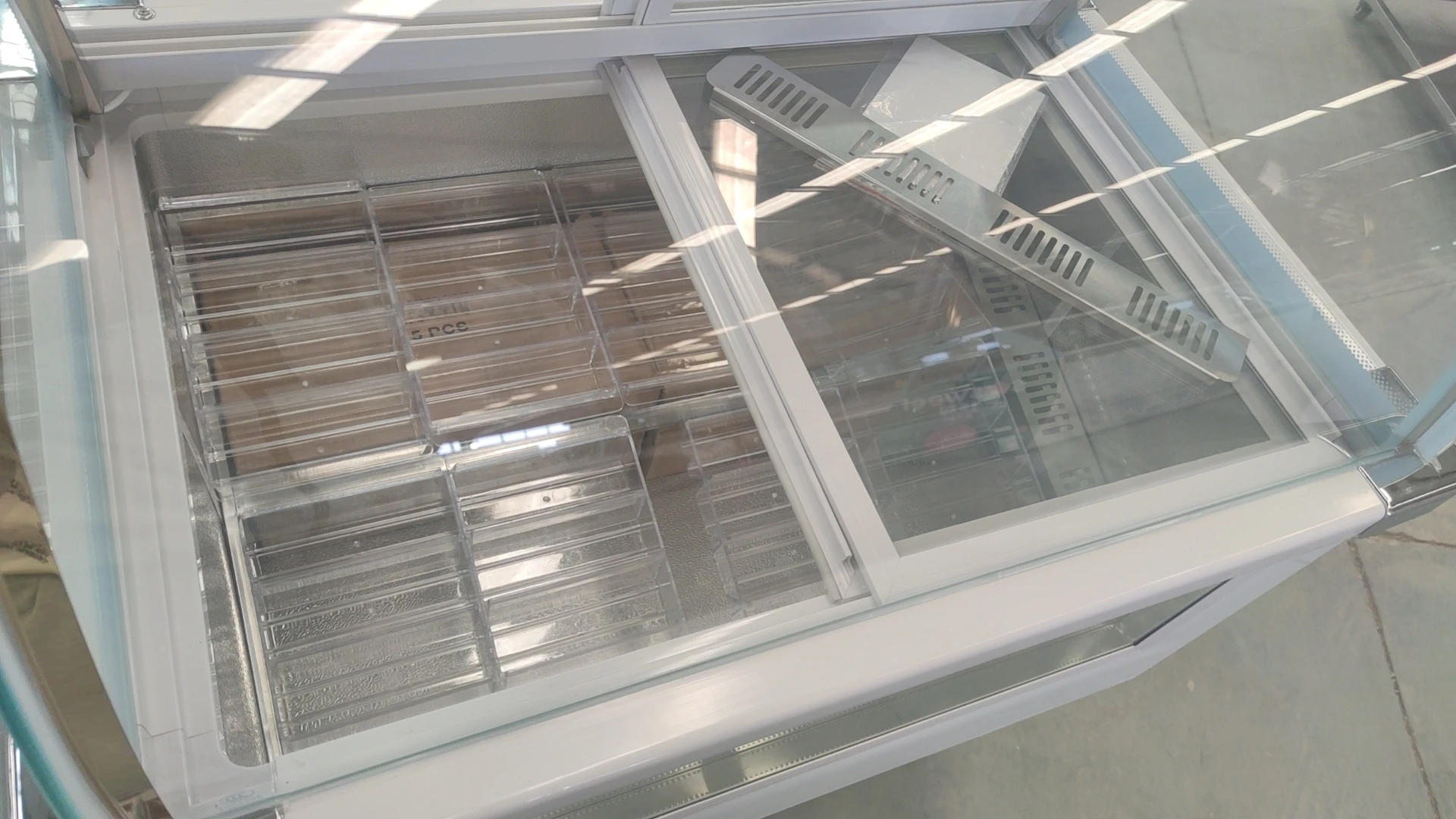 Hot sale  Ice Cream Display freezer  ice cream cake display freezer machine  display freezer gelato showcase