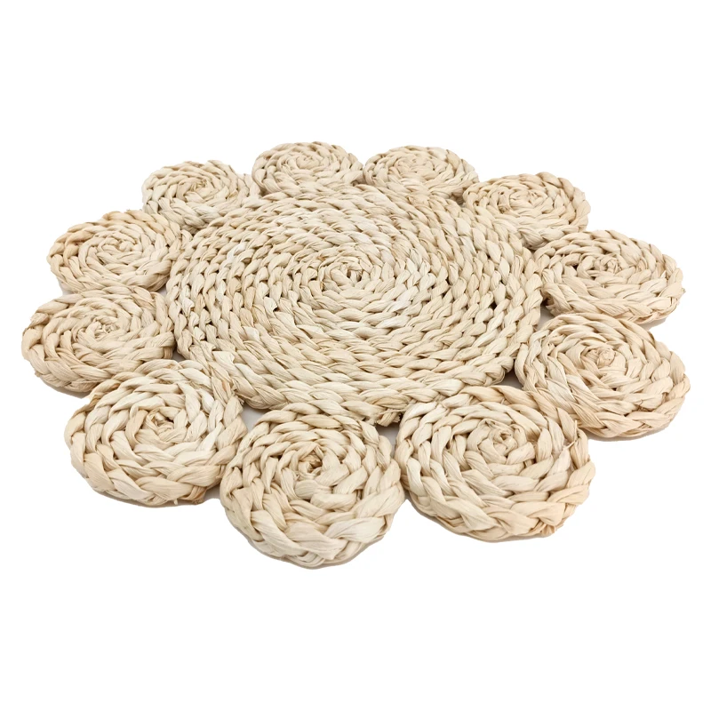 Factory Hot Selling Hand Made Eco-Friendly Material Natural Corn Husk Hollow Custom Flower Shape Placemat