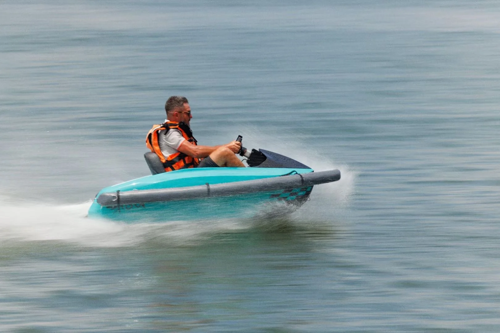 Mini Racing Jet Boat Rental Kit Personal Track-Friendly Go Kart on Water Tiny Rowing Boats