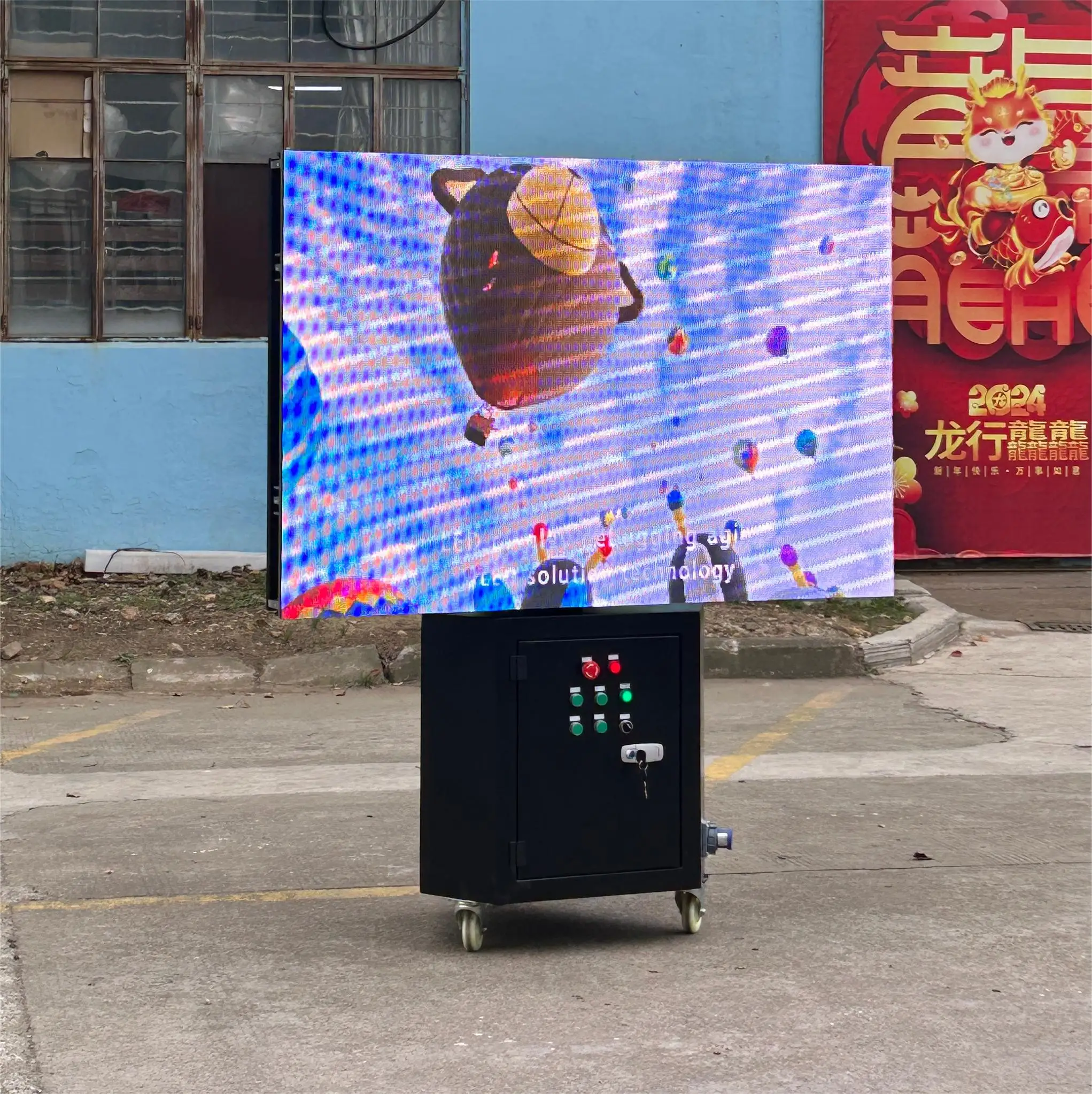 New product  3-sided rotating LED vehicle Outdoor  led display creative rotating screen mobile digital billboard screen