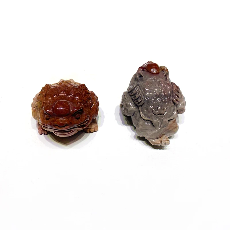 wholesale natural crystal Animal carving Alashan agate crystal Toad carving For feng shui collection