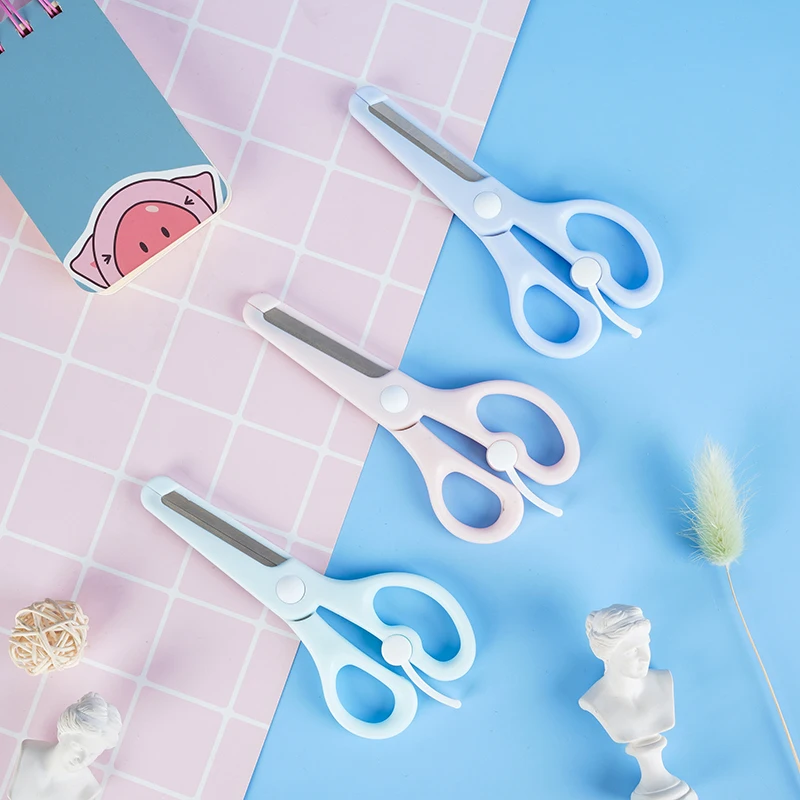 Оптовая продажа, цветные безопасные и экономящие силы ножницы из нержавеющей стали Макарон с резкой бумаги, канцелярские принадлежности для безопасности детей и студентов
