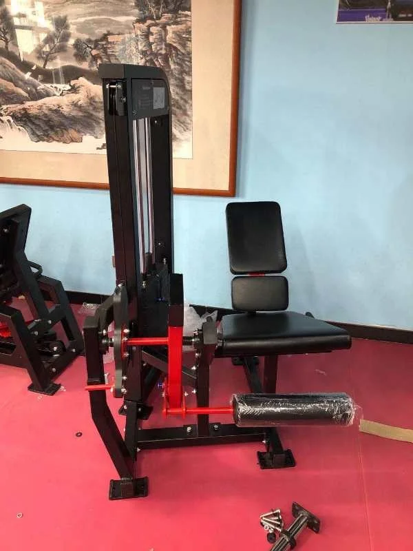 Commercial professional multifunctional fitness equipment with Leg Extension for gym.