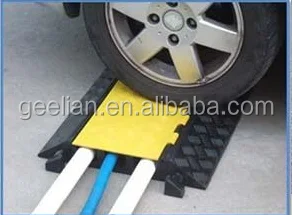 New Style Rubber Floor Cable Cover 3 Channel Black and Yellow Cable Protector Ramp Straight Cable Covers Hump