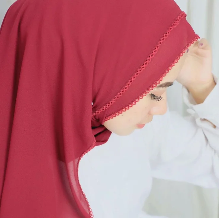 Wholesale Low Price High Quality Summer Malaysia Square Towel Curved Tooth Edge Cotton New Design Cotton Plain Shawl Tudung