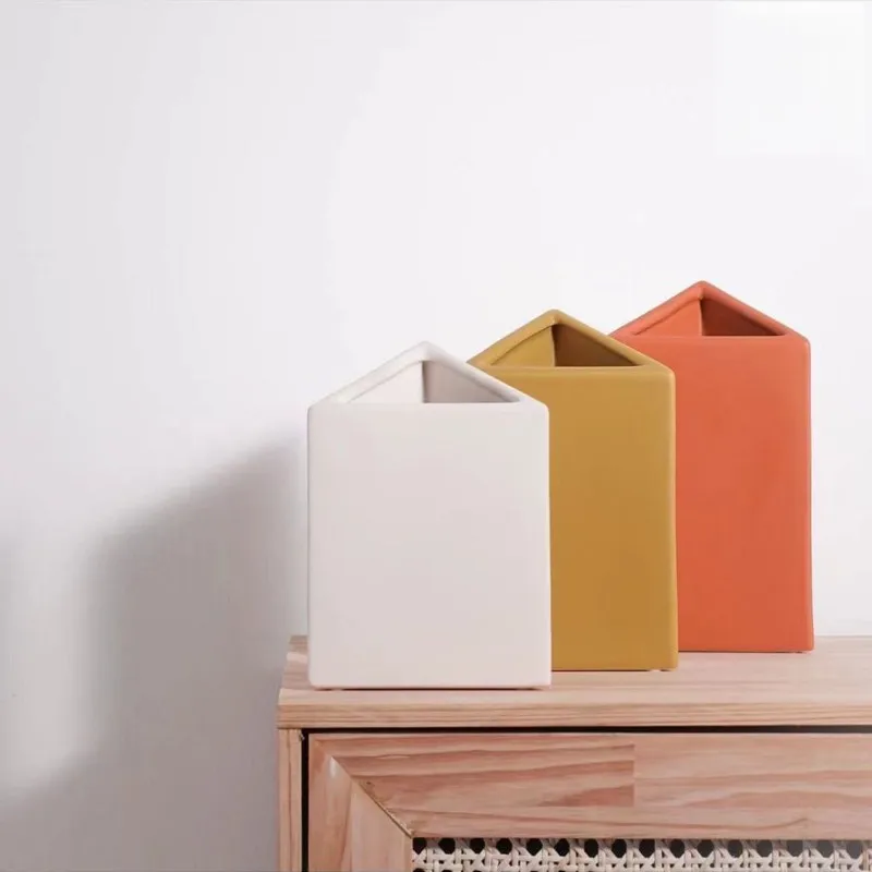 China Decoration Style Triangular Prism Flask with Inclined Mouth Gorgeous Designs Vases for Living Room Wedding