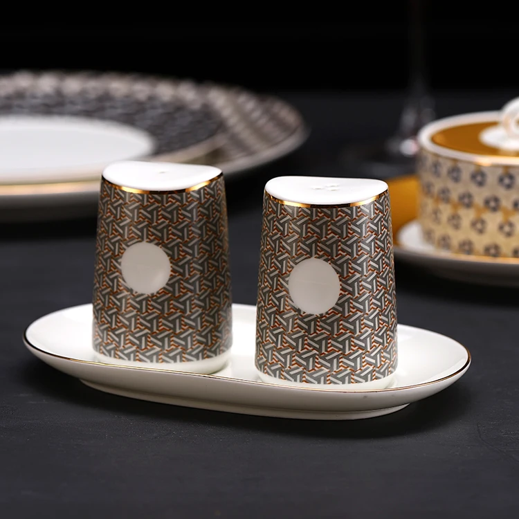 Porcelaine Plates Sets Dinnerware Luxury Gold Rim Charger Plates New Design Plates Sets Dinnerware Luxury Tableware