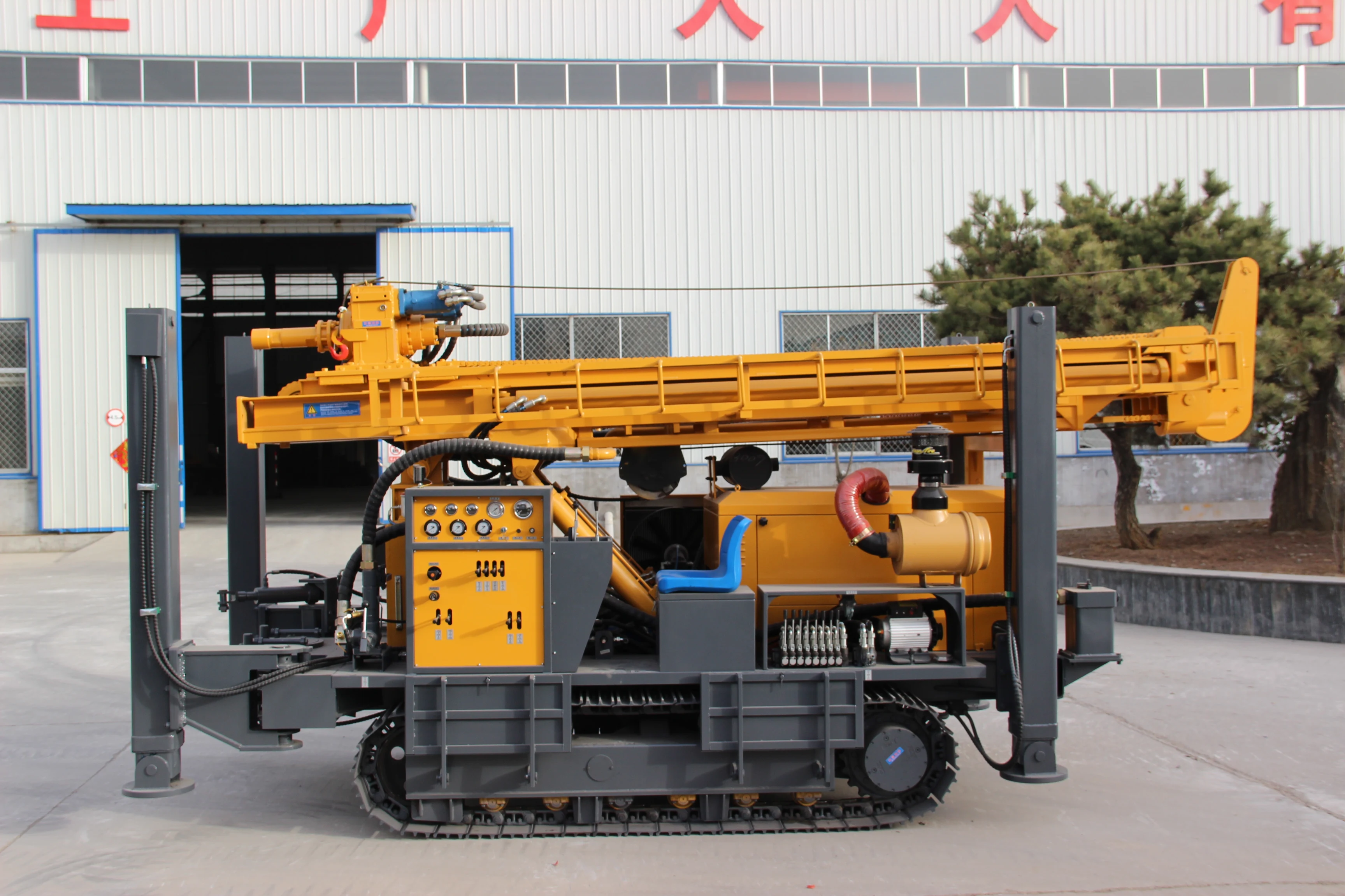 100m 200m 300m CDrilling water wells, walking, water well drilling rig with crawlers of drilling 300 meters