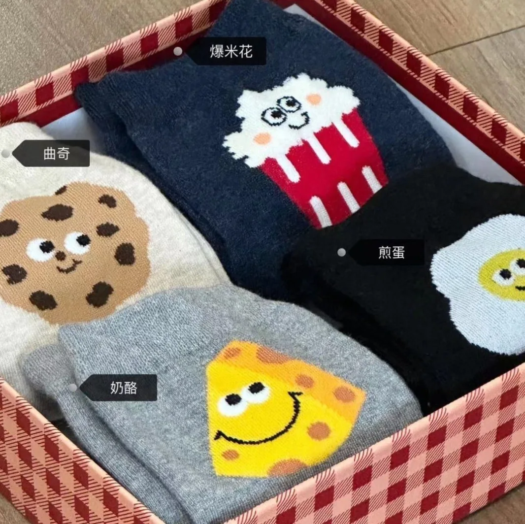 Wholesale Hot Sale Cute Pattern Colorful Girls Socks Fancy Stripe Art Pattern Cookies Cotton Socks For Woman Crew Socks