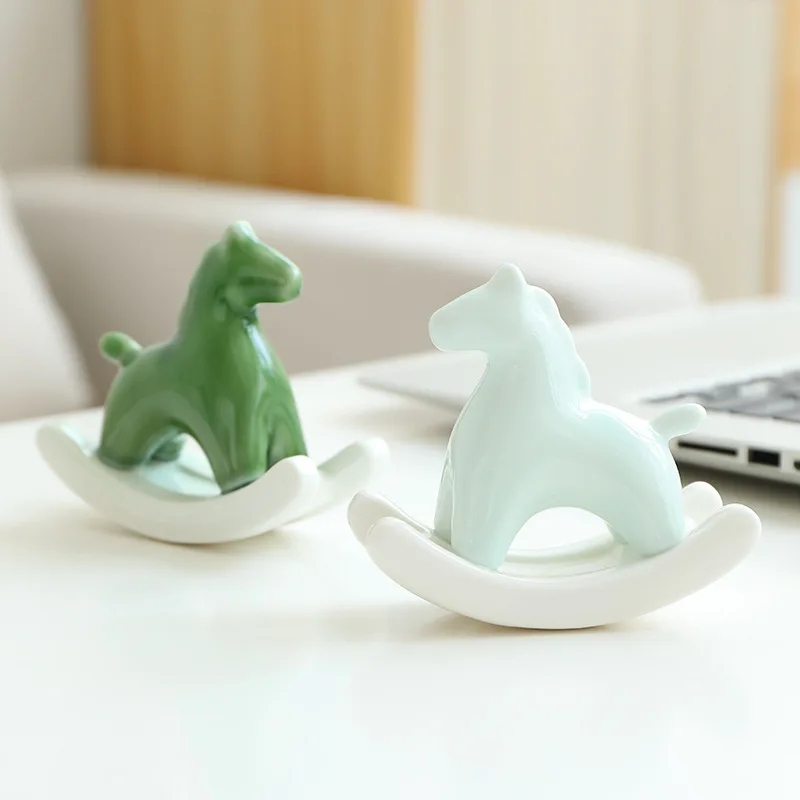 China factory wholesale mini porcelain shakked horse ornaments tabletop handmade ceramic home decor modern