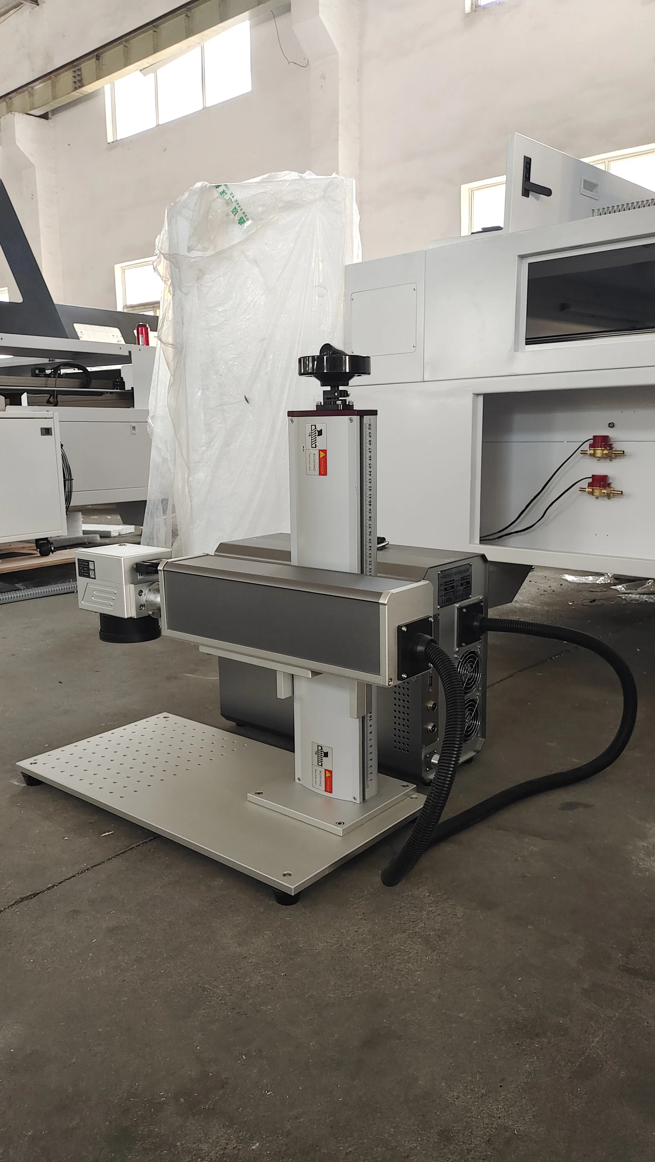 Entry Level 20w Fiber Laser Marking Machine 300*300mm Size Lens SG7110 Scan Head EZCAD Control Double Red Dots 80MM Rotatory