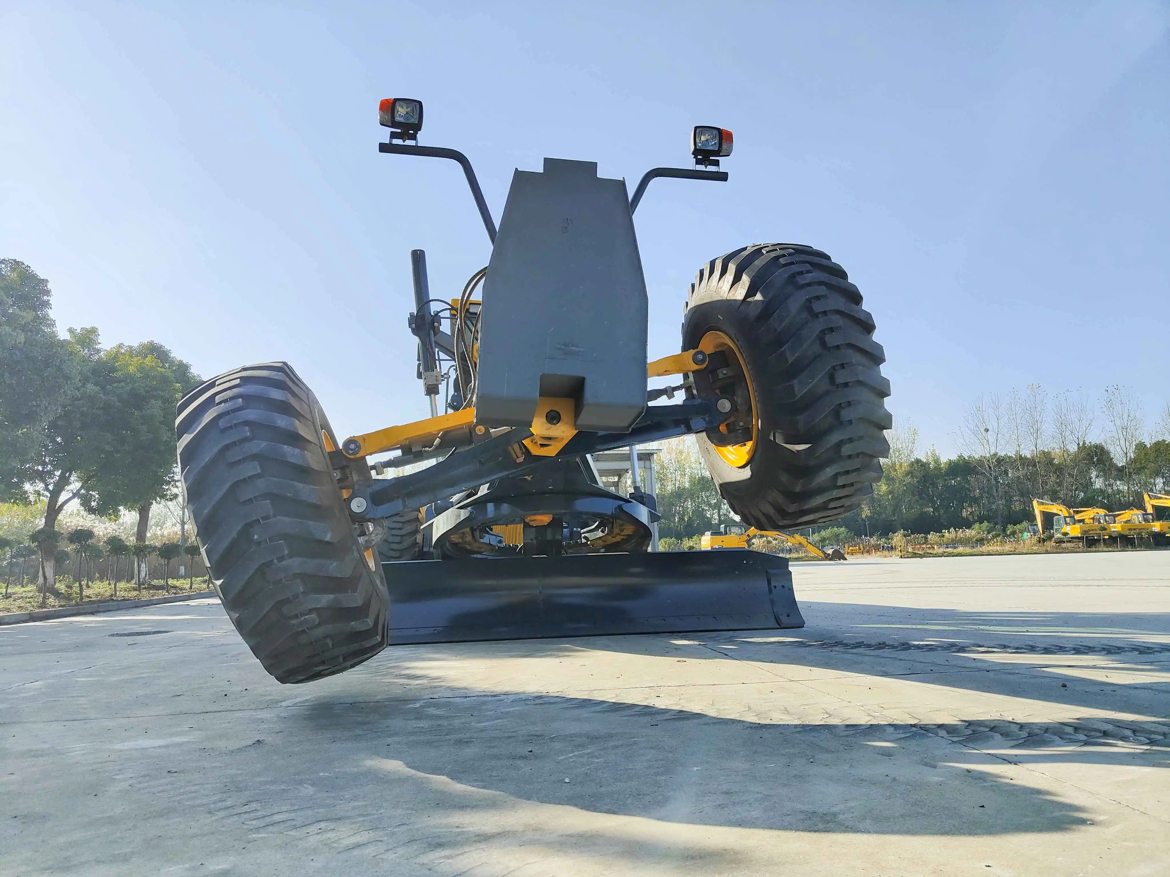 China Famous Brand Sinomach CNCMC Direct Sales 732T Mining Motor Grader 320HP Motor Grader With Cummins Engine