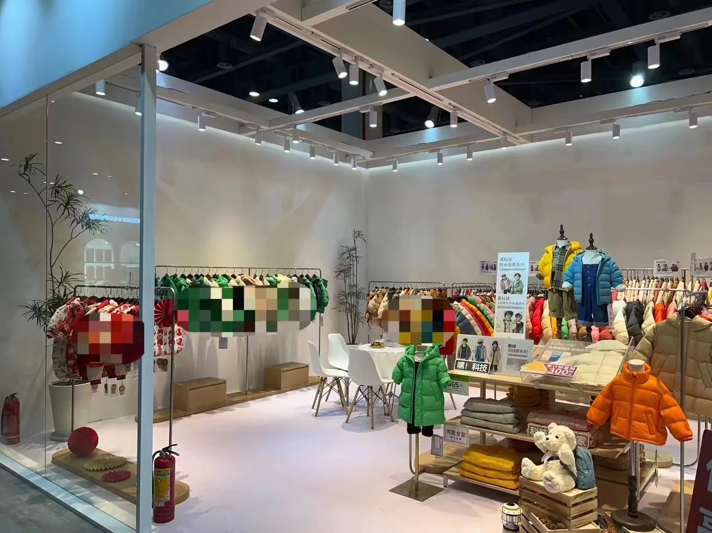 Lightweight Girlswinter Clothes for Kids Fashion Design Girbabynwinter Down Jacket Coat Down Vest Customized Logo Standard Solid