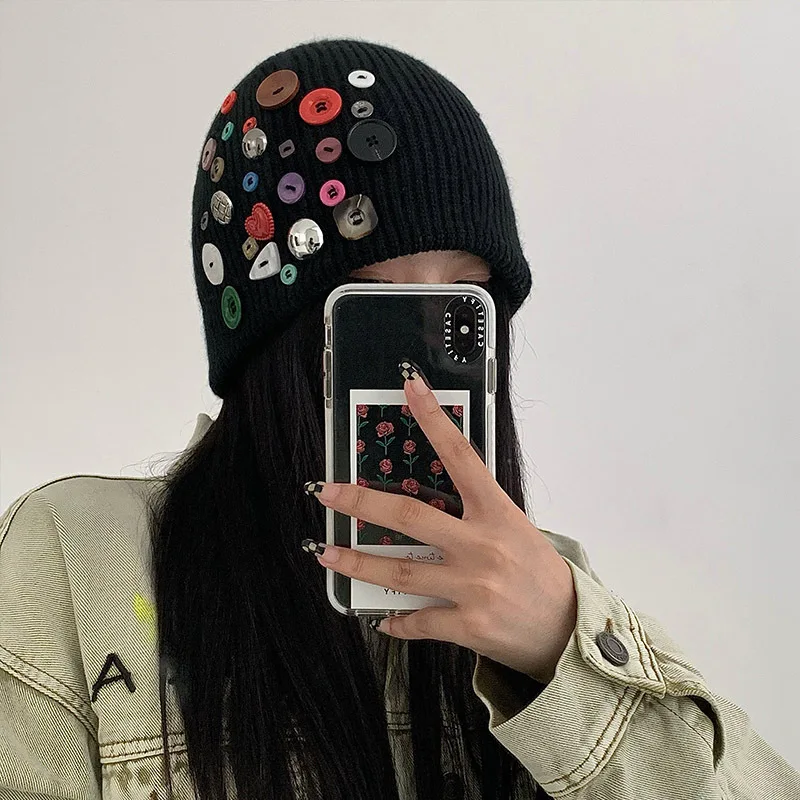 Women fashion knitted hats with buttons custom skull cap hat wholesale unisex knitted beanies big head winter beanies