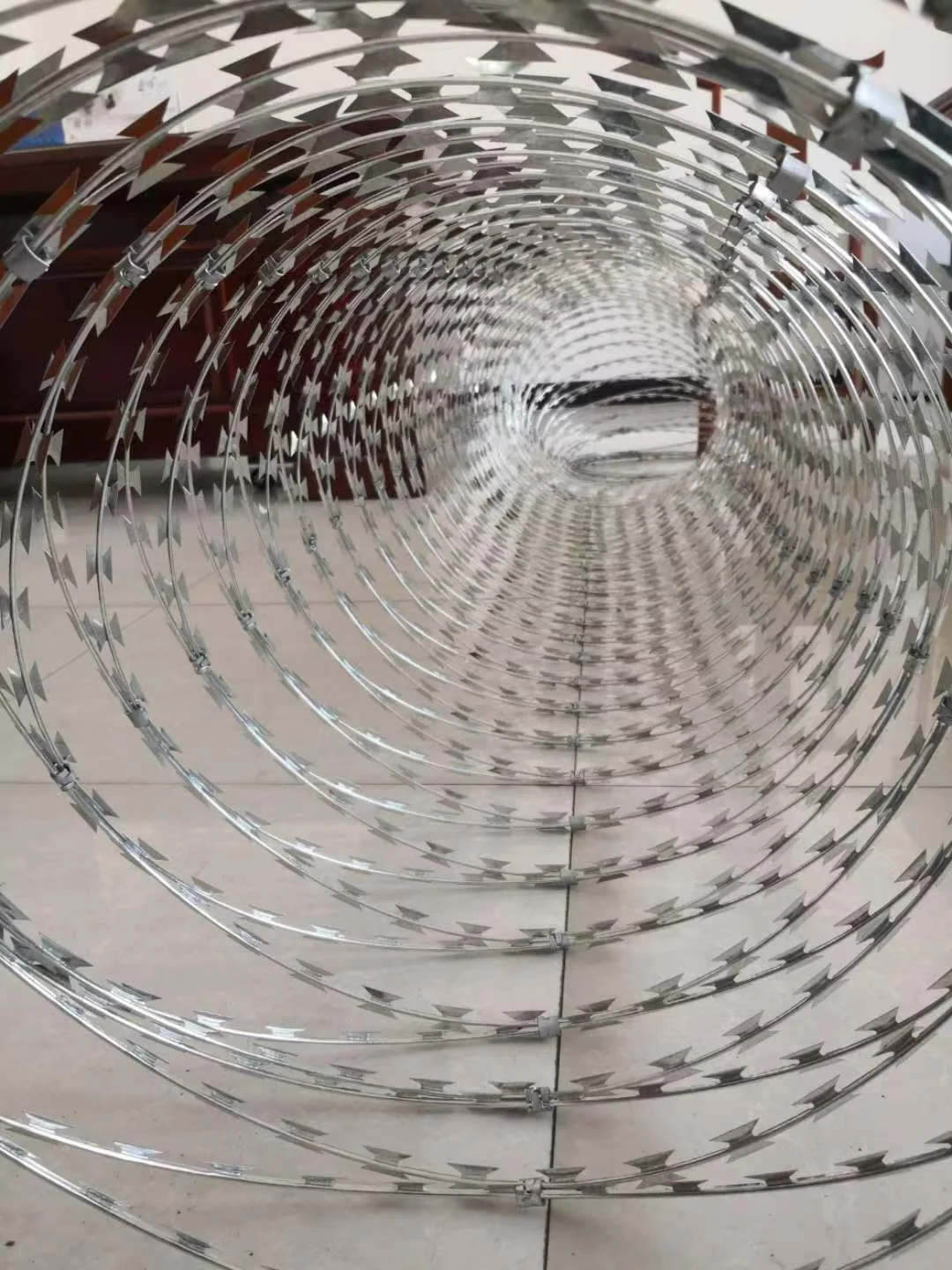 Snake barbed razor wire fence welded razor barbed wire mesh