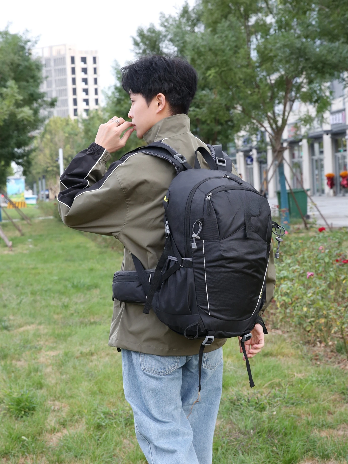 Wholesale Women And Men Breathable 35l Travel outdoor Adventure Sport Backpack Custom