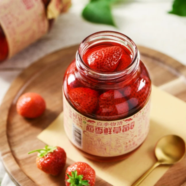 Wholesale fresh strawberry Lychee yellow peach arbutus canned high quality ready-to-eat dessert 390 g glass bottle