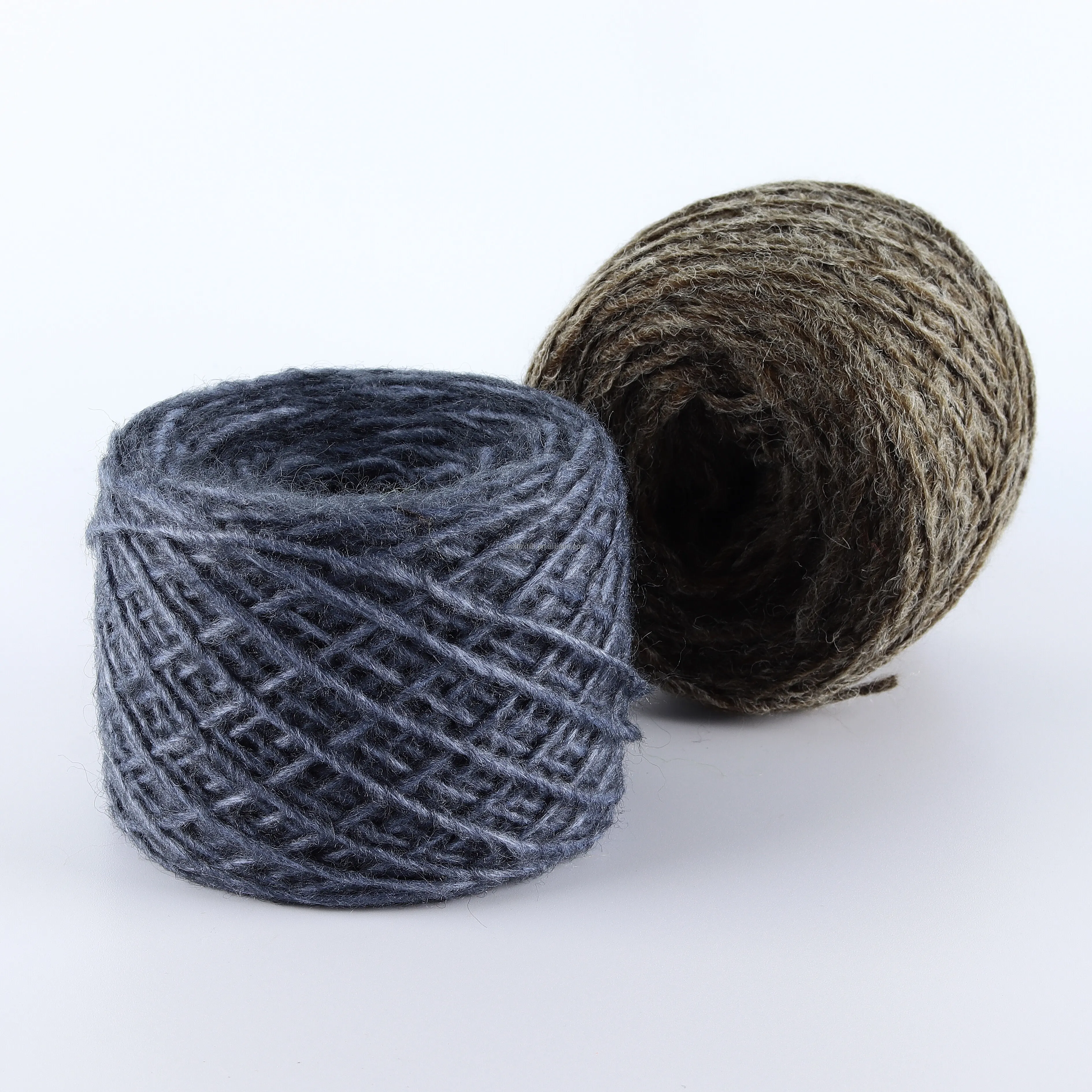 Premium Quality 3.1Nm/1 50%Acrylic 50%Wool Thick Carpet Knitting Yarn Crochet Blended Wool Yarn Chunky Yarn