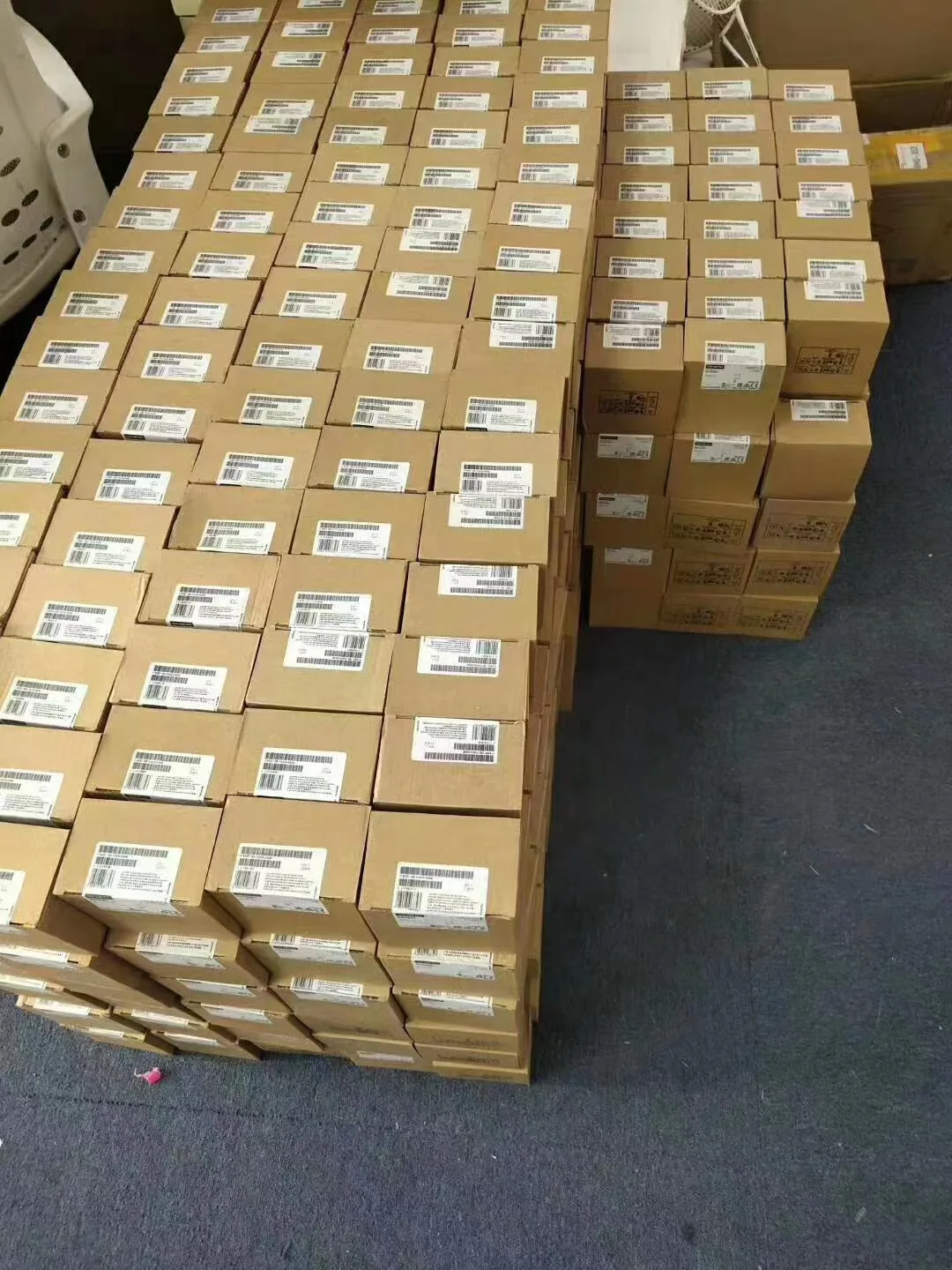 6ES7223-1PH32-0XB0 6ES7 223-1PH32-0XB0 Digital I/O Module New Original PLC Module Stock In Warehouse