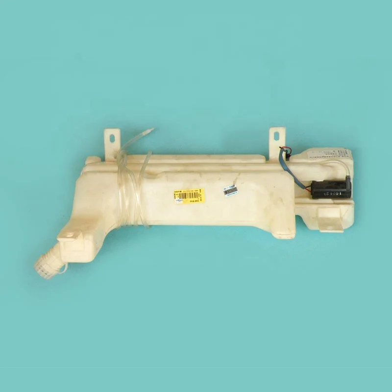 FAW J6P Jiefang China truck engine parts cleaning tank with 24V Motor 5207010BA01 Windshield Washer