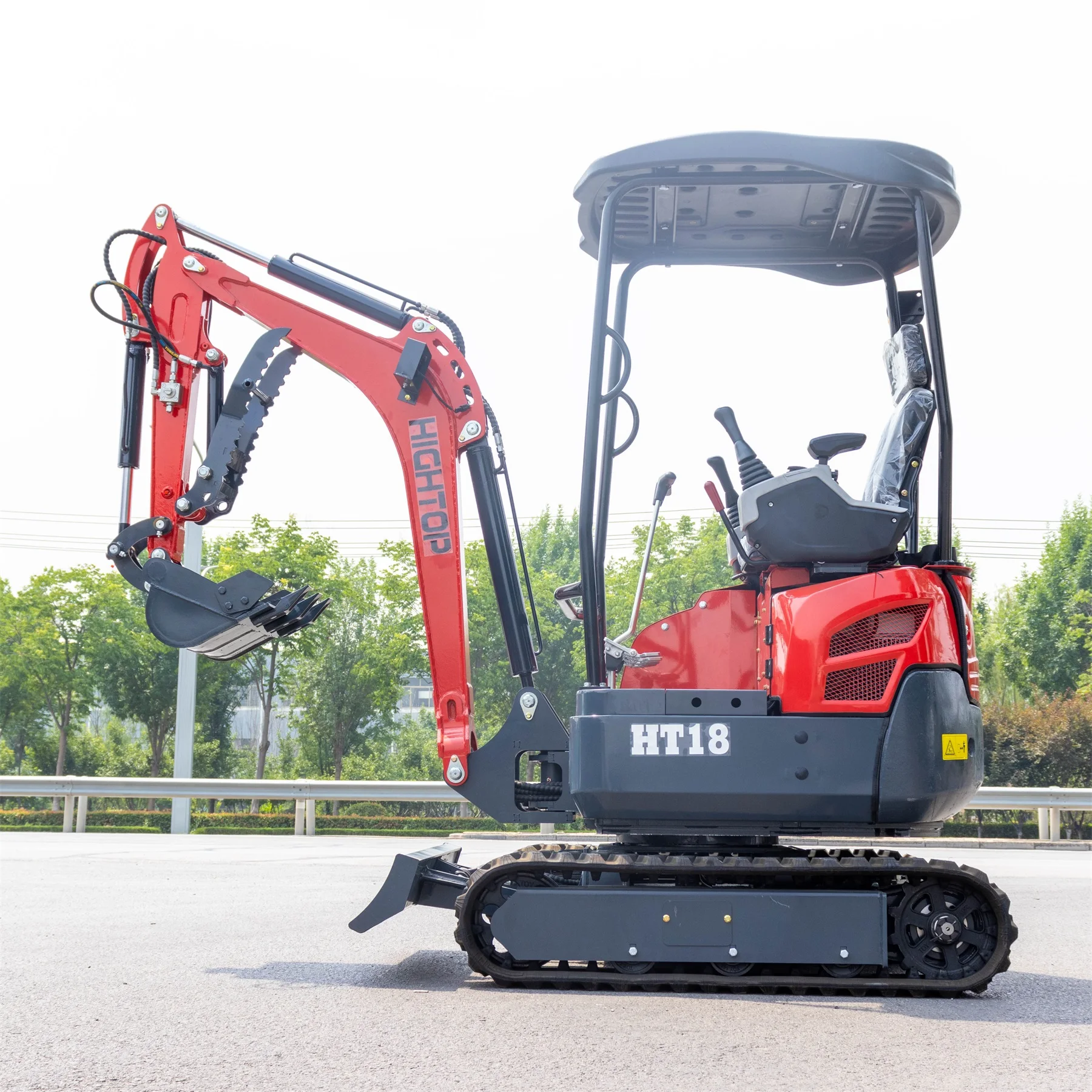 Hightop Mini Excavators 18 Ton Diesel Engine Chinese Miniature Excavator With Grabber