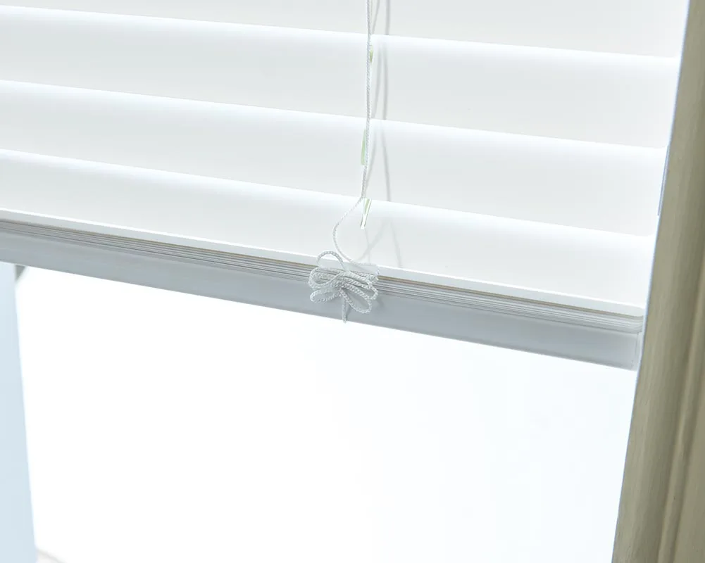 Custom Color Venetian pvc cordless fauxwood blinds with 2'50mm size for window