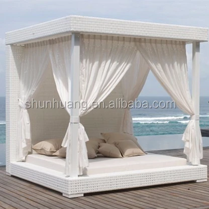 Latest design rattan furniture outdoor PE rattan sun bed lounger bed with canopy
