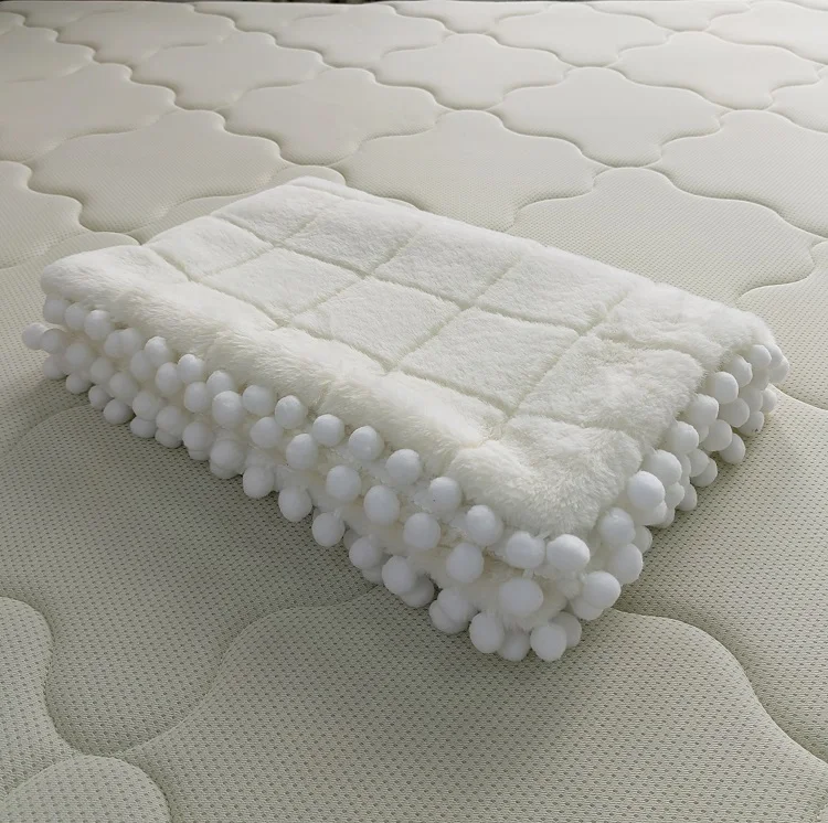 custom cutting two-double super soft blanket faux fur baby blanket designer fur tassel ball blanket for baby